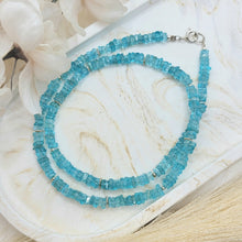 Lade das Bild in den Galerie-Viewer, Kurze Halskette Apatit