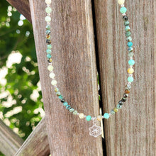 Lade das Bild in den Galerie-Viewer, Kurze Halskette Türkis/ Chrysopras
