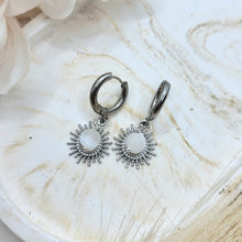 Lade das Bild in den Galerie-Viewer, Creolen Selenit