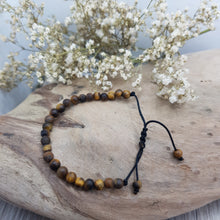 Lade das Bild in den Galerie-Viewer, Armband Tigerauge matt (4mm)