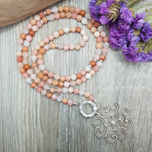 Lade das Bild in den Galerie-Viewer, Lange Halskette Pfirsichquarz/Rosa Aventurin
