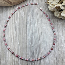 Lade das Bild in den Galerie-Viewer, Kurze Halskette *Selbstliebe und Innere Stärke* (4mm)