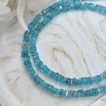 Lade das Bild in den Galerie-Viewer, Kurze Halskette Apatit
